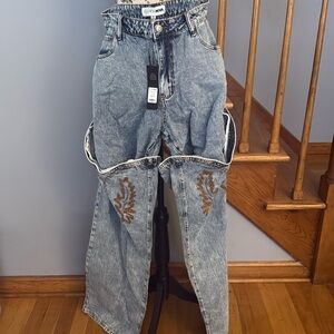 Stylish Blue Jeans with Embroidered Detail